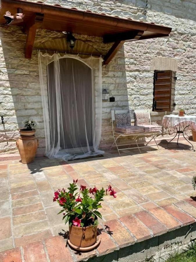 B&B Il Poggetto Serra Sant'Abbondio Luaran gambar