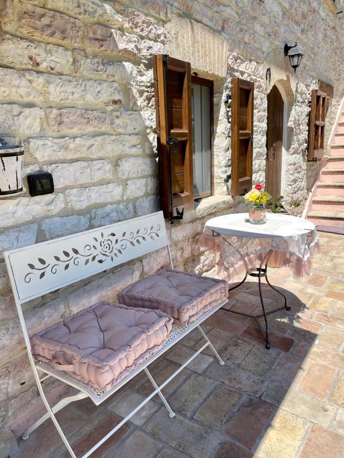 B&B Il Poggetto Serra Sant'Abbondio Luaran gambar