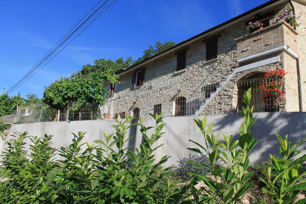B&B Il Poggetto Serra Sant'Abbondio Luaran gambar