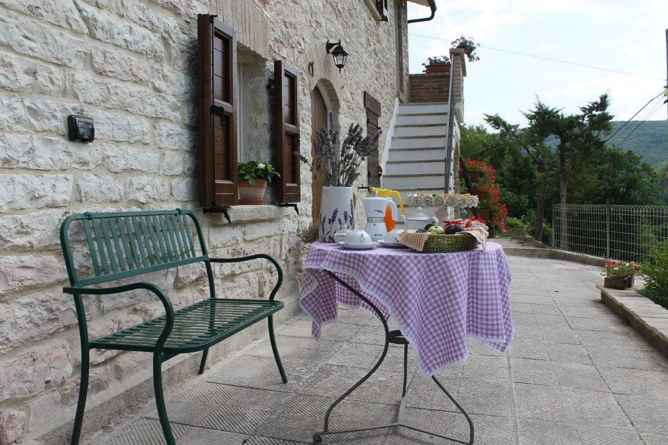 B&B Il Poggetto Serra Sant'Abbondio Luaran gambar