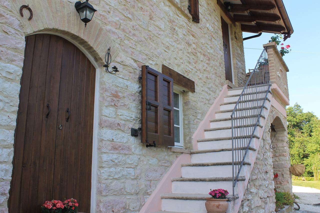B&B Il Poggetto Serra Sant'Abbondio Luaran gambar